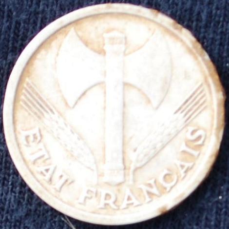 11-10-09-1942-vichy-1-franc-back.jpg